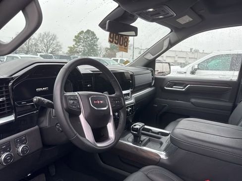 Used 2025 GMC Sierra 1500 SLT w/ SLT Premium Plus Package image 8
