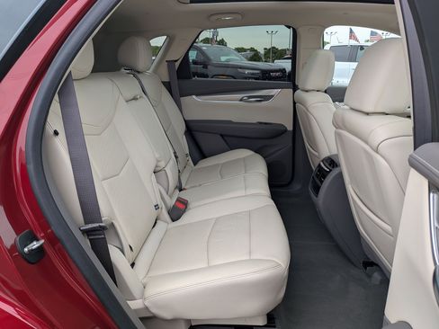 Certified 2020 Cadillac XT5 Premium Luxury AWD/4WD image 27