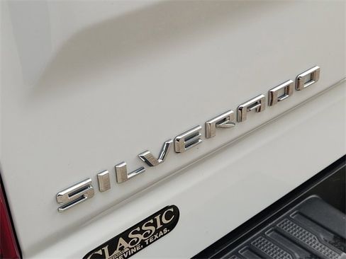 Used 2024 Chevrolet Silverado 1500 LT Trail Boss AWD/4WD image 8