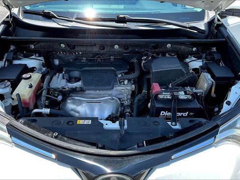 Used 2018 Toyota RAV4 Limited FWD image 32