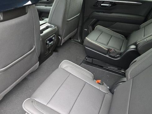 New 2026 Chevrolet Suburban Premier AWD/4WD image 12