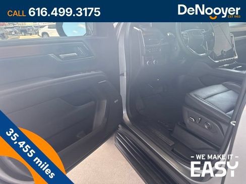 Used 2025 GMC Yukon Denali AWD/4WD image 11