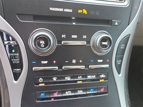 Used 2019 Lincoln Nautilus Reserve image 17