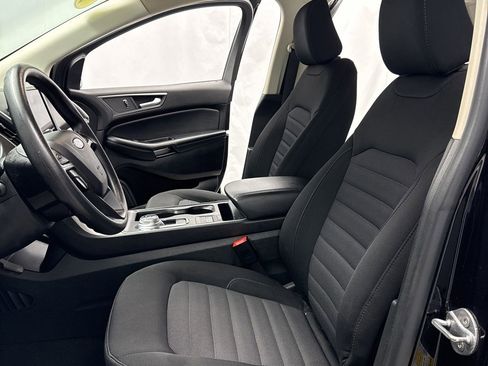 Certified 2024 Ford Edge SE image 9