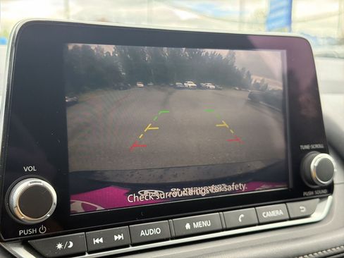 Used 2024 Nissan Rogue SV AWD/4WD image 17