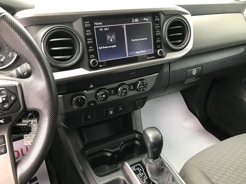 Certified 2020 Toyota Tacoma SR5 AWD/4WD image 23