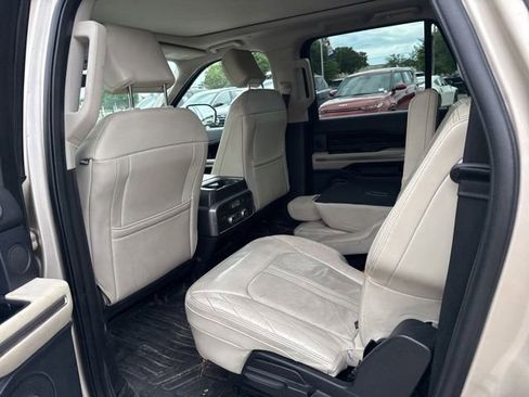 Used 2018 Ford Expedition Max Platinum RWD image 25
