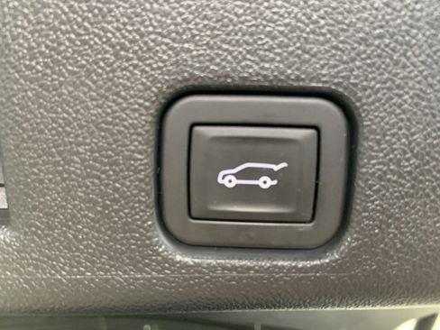 Used 2025 GMC Acadia Elevation image 20