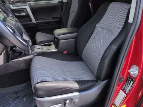 Used 2016 Toyota 4Runner SR5 AWD/4WD image 16