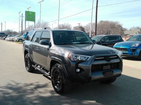 Used 2023 Toyota 4Runner SR5 Premium w/ Moonroof Package image 4