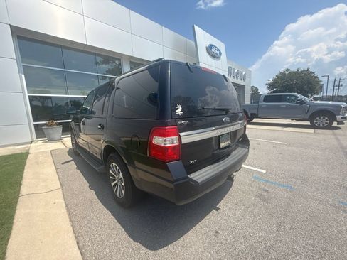 Used 2017 Ford Expedition XLT RWD image 5