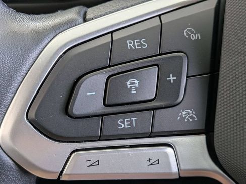 Used 2025 Volkswagen Jetta Sport FWD image 25