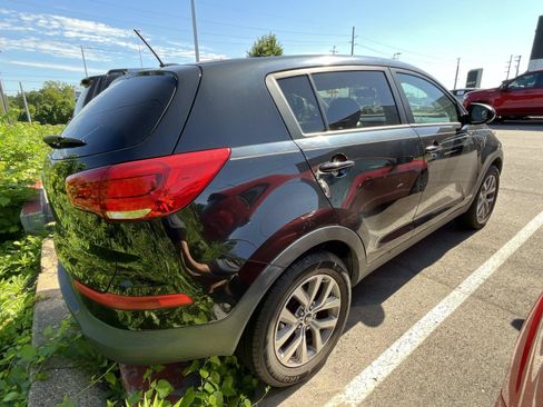 Used 2016 Kia Sportage LX FWD image 2