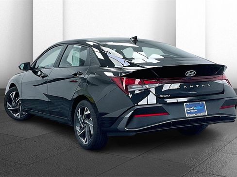 Certified 2025 Hyundai Elantra Sport image 8