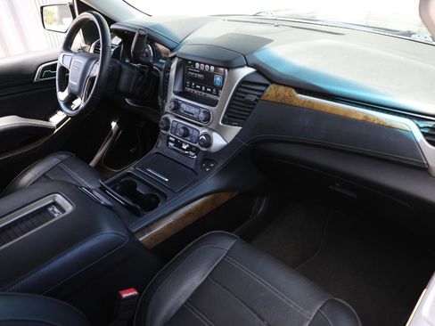 Used 2017 GMC Yukon XL Denali RWD image 18