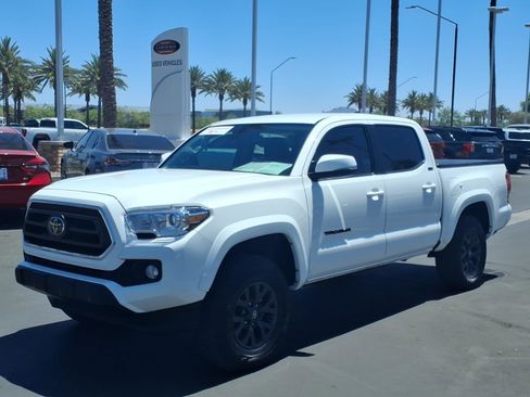 Certified 2023 Toyota Tacoma SR5 AWD/4WD image 8