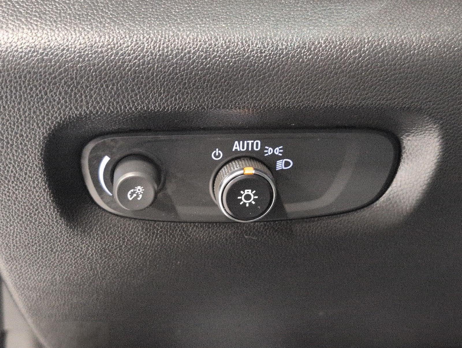 Used 2023 Chevrolet Traverse LT AWD/4WD image 10