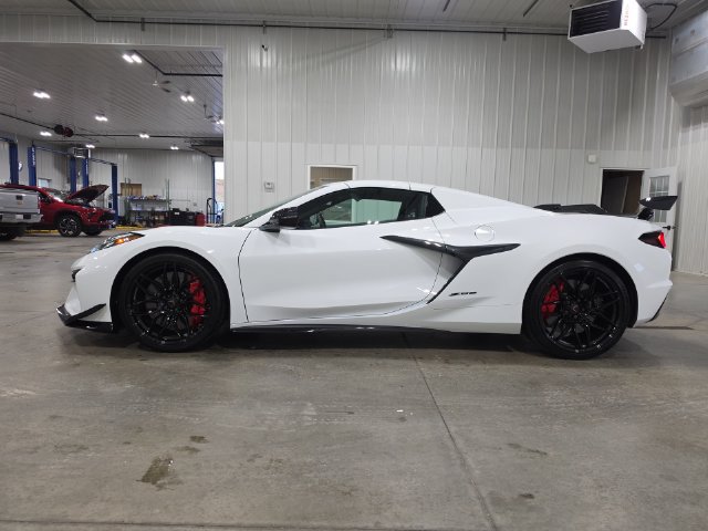 Used 2023 Chevrolet Corvette Z06 w/ Z07 Performance Package RWD image 5