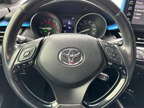 Used 2019 Toyota C-HR XLE image 25