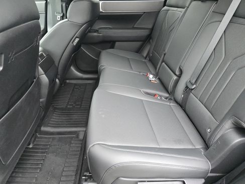 Used 2025 Hyundai Santa Fe XRT image 12