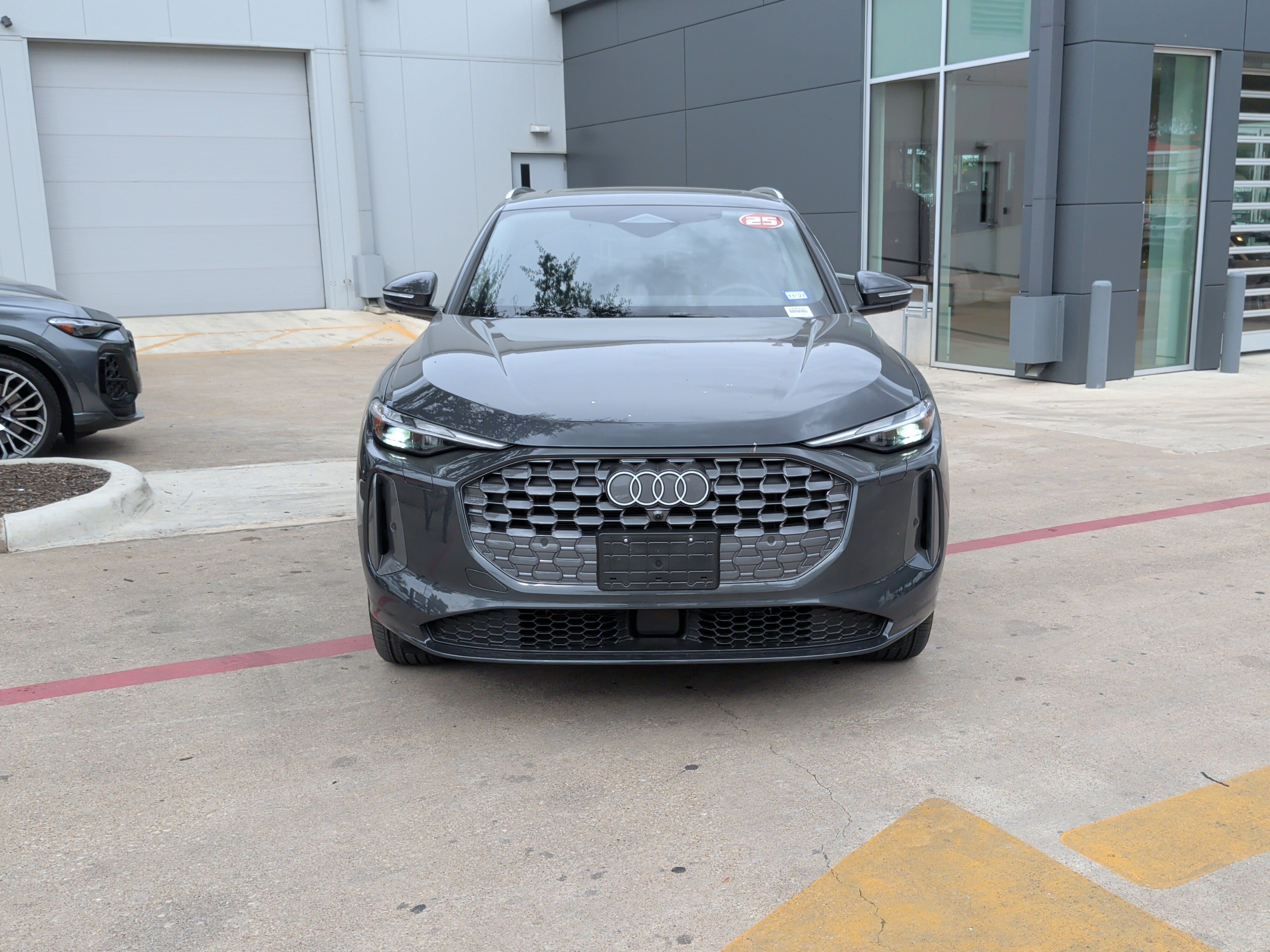 Used 2025 Audi Q5 Premium w/ Convenience Package AWD/4WD image 3