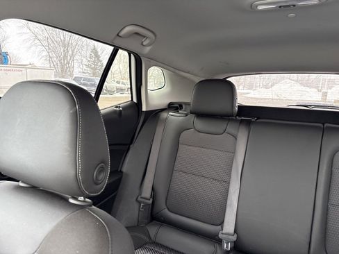 Used 2025 Chevrolet Trax LT w/ LT Convenience Package image 24