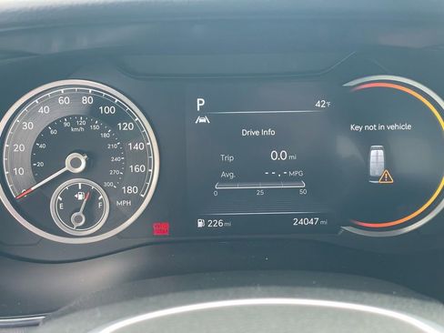 Used 2023 Genesis G70 3.3T w/ Sport Prestige Package image 19