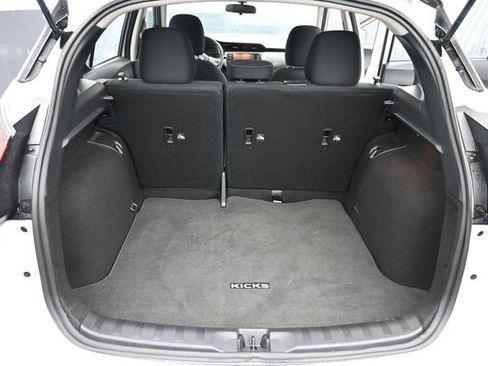 Used 2023 Nissan Kicks SV FWD image 6