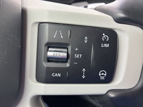 Used 2020 Land Rover Defender 110 HSE image 10