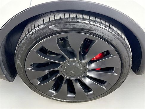 Used 2022 Tesla Model Y Performance image 31