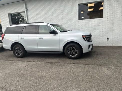 Used 2025 Ford Expedition Active RWD image 32