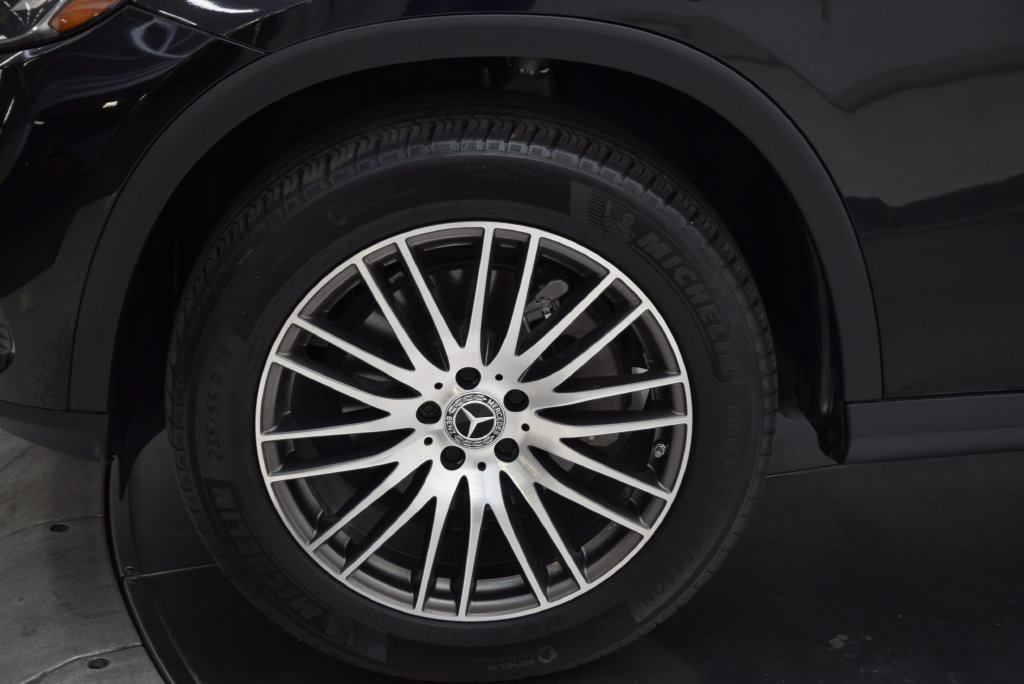 Used 2023 Mercedes-Benz GLC 300 image 12