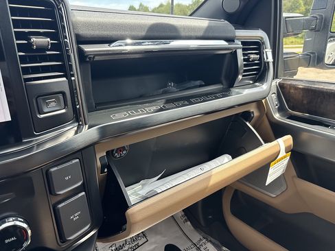 New 2026 Ford F450 Lariat w/ Lariat Ultimate Package AWD/4WD image 32