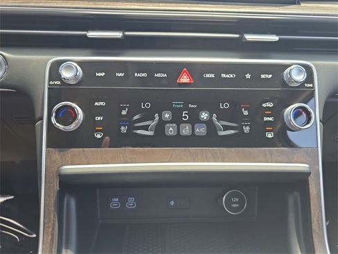 Used 2025 Genesis GV80 2.5T Advanced image 19