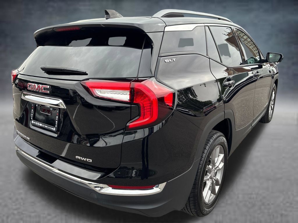 Used 2024 GMC Terrain SLT AWD/4WD image 5