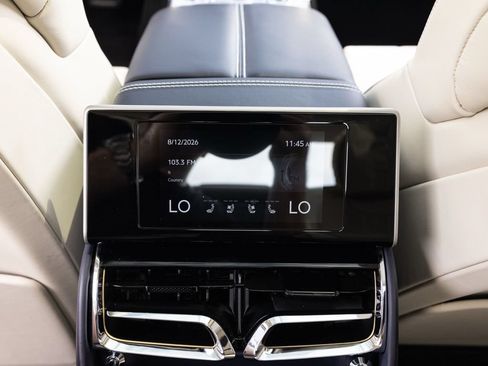 Used 2024 Bentley Flying Spur V8 AWD/4WD image 60