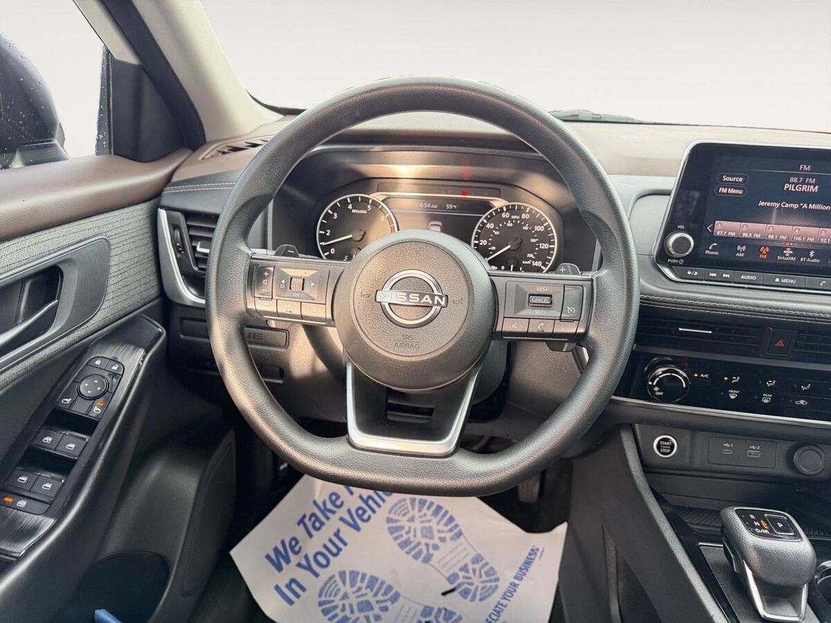 Used 2023 Nissan Rogue S FWD image 12