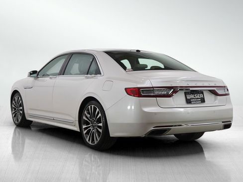 Used 2017 Lincoln Continental Select w/ Climate Package image 3
