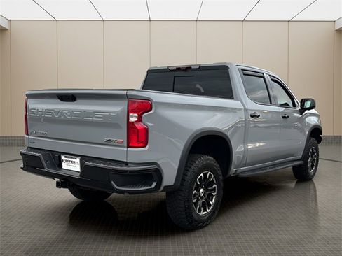 Used 2025 Chevrolet Silverado 1500 ZR2 w/ Technology Package image 5