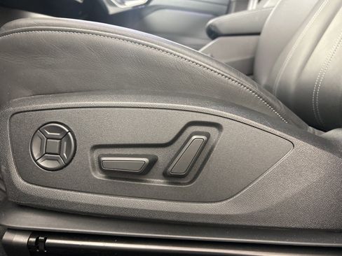 Used 2024 Audi Q4 e-tron Premium w/ Convenience Package image 14