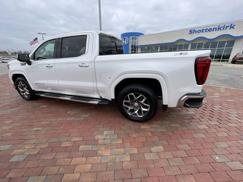 Used 2022 GMC Sierra 1500 SLT w/ SLT Premium Plus Package AWD/4WD image 32