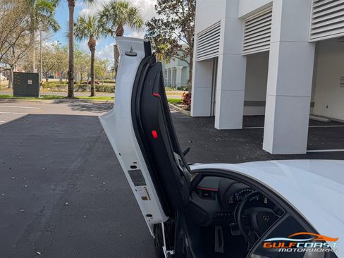 Used 2017 Lamborghini Aventador S image 32