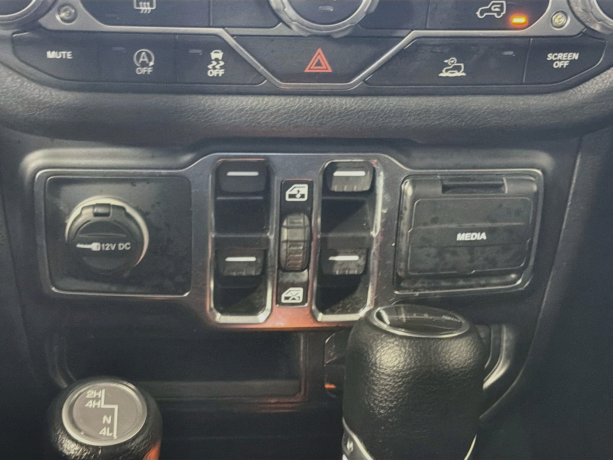Used 2024 Jeep Gladiator Sport AWD/4WD image 24