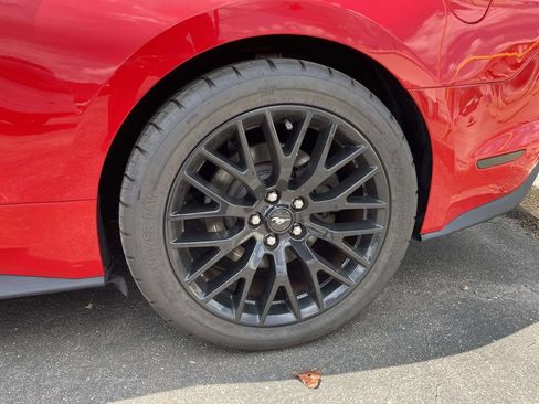 Used 2021 Ford Mustang GT w/ GT Performance Package RWD image 3
