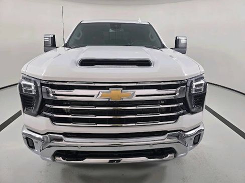 Used 2024 Chevrolet Silverado 2500 LTZ w/ LTZ Plus Package AWD/4WD image 2