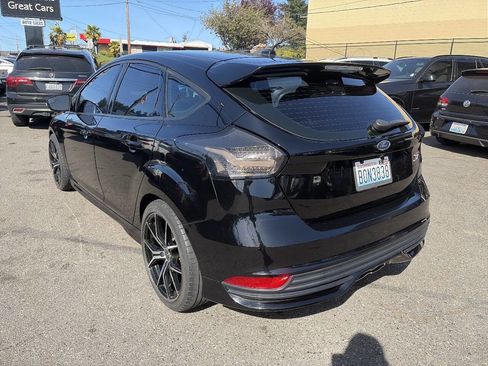 Used 2016 Ford Focus ST w/ Equipment Group 402A FWD image 3