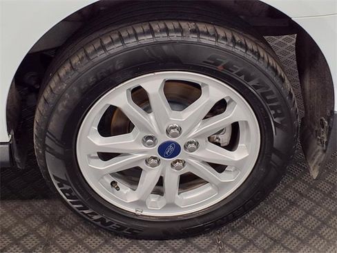 Used 2022 Ford Transit Connect XLT image 29