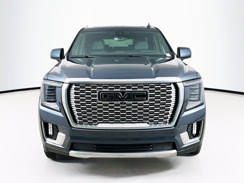 Used 2021 GMC Yukon Denali w/ Denali Premium Package image 2