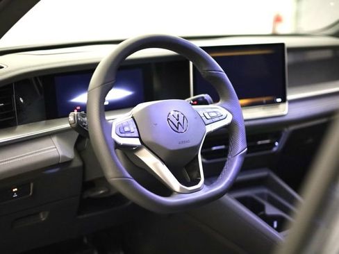 New 2026 Volkswagen Tiguan SE R-Line image 12