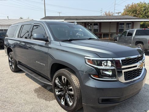 Used 2020 Chevrolet Suburban LT RWD image 6